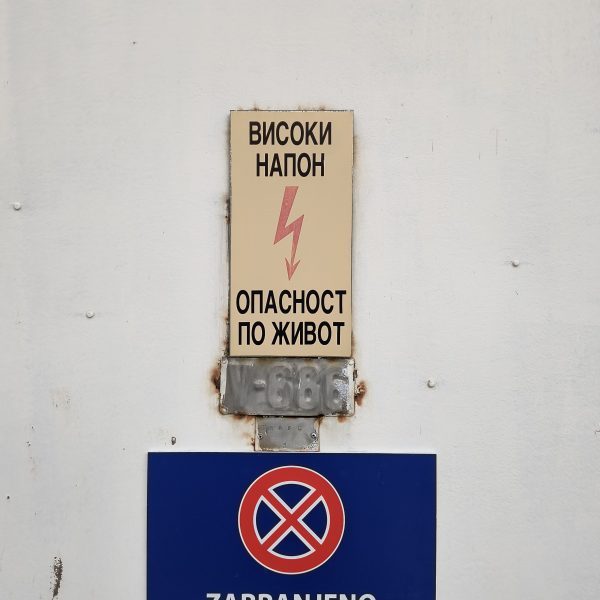 Znak zabranjeno parkiranje